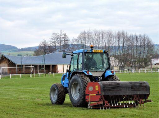 La pelouse du stade du Chambon r&eacute;nov&eacute;e