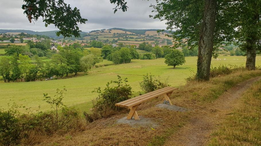 De nouveaux bancs install&eacute;s sur la commune