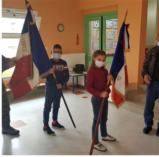 L'&eacute;cole participe &agrave; l'action "Une &eacute;cole, Un drapeau".