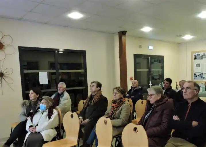 Les responsables de la carri&egrave;re &agrave; la rencontre des riverains