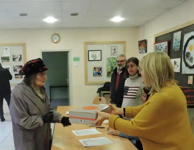 118 colis distribu&eacute;s aux a&icirc;n&eacute;s de la commune