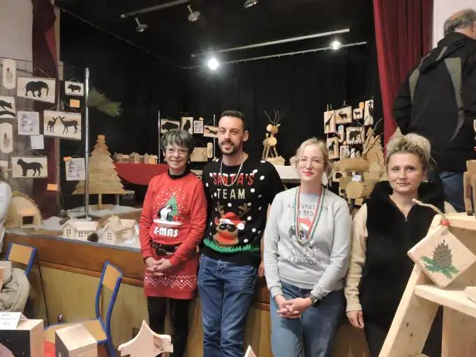 Samedi et dimanche la salle des f&ecirc;tes a accueilli le march&eacute; de No&euml;l de la SPA