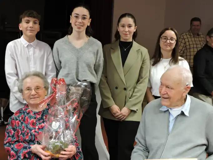 74 a&icirc;n&eacute;s se retrouvent pour le traditionnel banquet