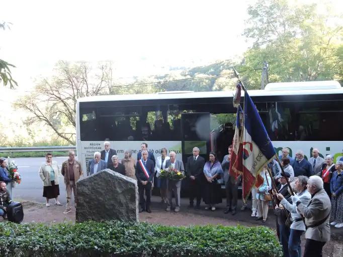 Une cinquantaine de participants &agrave; la comm&eacute;moration de la lib&eacute;ration du Creusot au monument de Visigneux