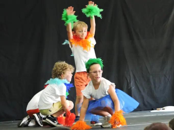 🙋Salle comble pour le spectacle de l'&eacute;cole
