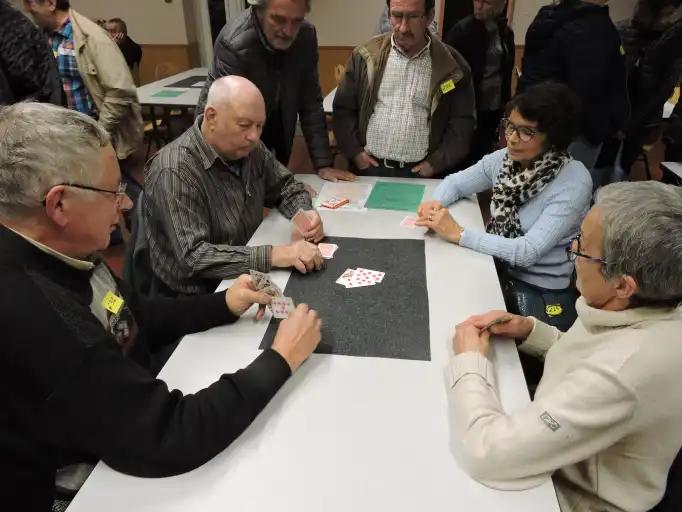 44 doublettes au concours de belote organis&eacute; par l'association de l'&eacute;cole
