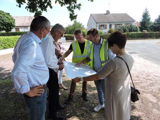 Renouvellement des r&eacute;seaux d'eaux  us&eacute;es et pluviales au lotissement du "Mont Loy"
