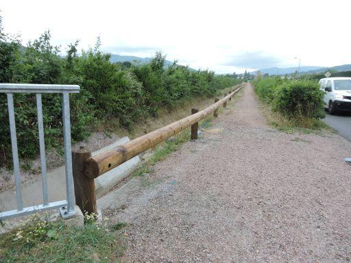 Le chemin pi&eacute;ton s&eacute;curis&eacute;