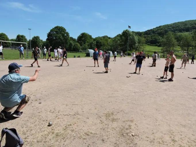 48 doublettes au concours de p&eacute;tanque de l'AAPPMA Les amis du Mesvrin