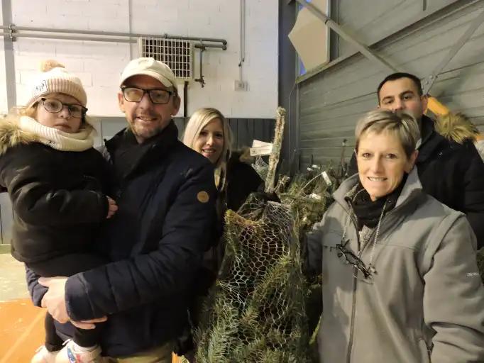 Vente de 182 sapins au profit de l'&eacute;cole