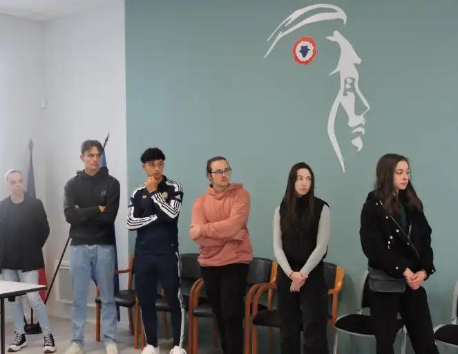 Les jeunes de la commune re&ccedil;oivent leur carte d'&eacute;lecteur