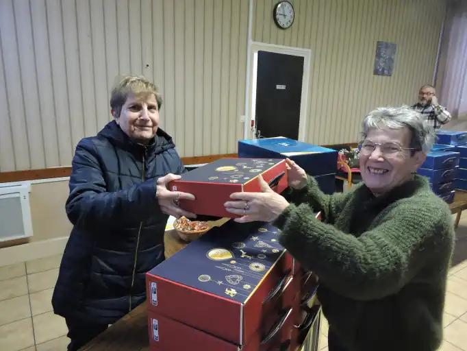 102 colis pour les a&icirc;n&eacute;s de la commune