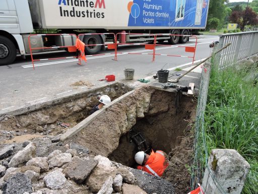 R&eacute;paration d'une fuite sur la conduite d'eau qui vient du Ran&ccedil;on