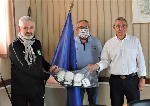 Le FC Marmagne offre cinquante masques &agrave; la commune