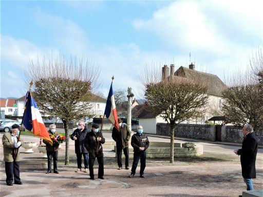 Une c&eacute;r&eacute;monie du 19 mars en comit&eacute; restreint
